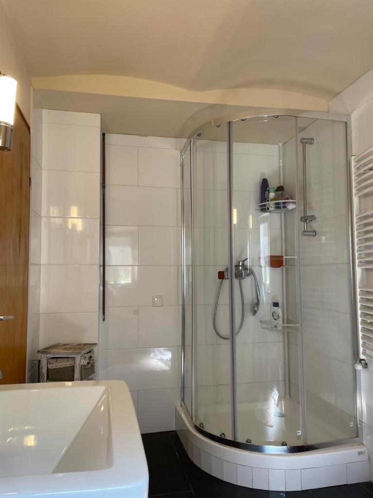 Gaestehaus Linden -Zweibettzimmer Экстерьер фото